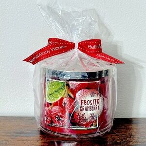 Bath & Body Works Frosted Cranberry 3 Wick 14.5 ounce Candle - NWT